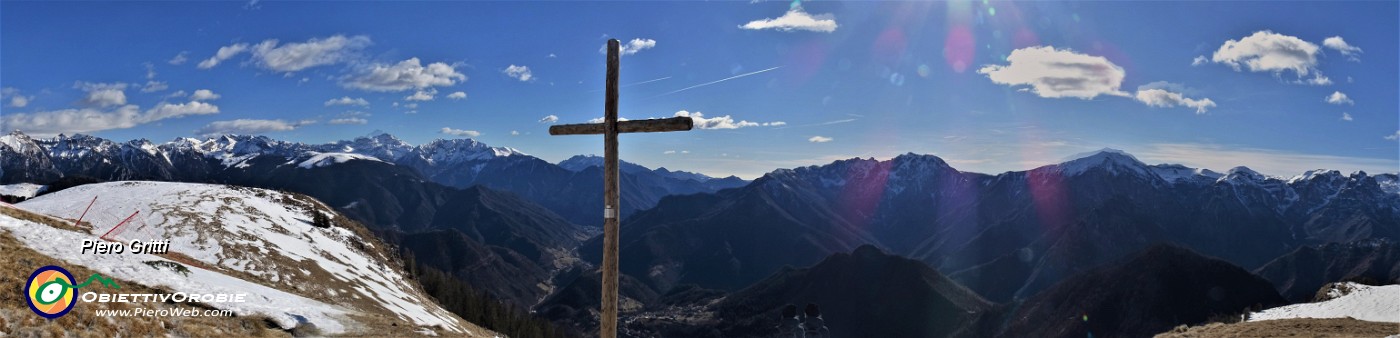 67 Ci abbassiamo al bel crocione panoramico sull'alta Valle Brembana.jpg